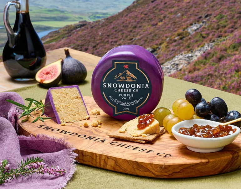 Snowdonia Purple Vale Balsamic & Caramelised Onion Cheddar 200g